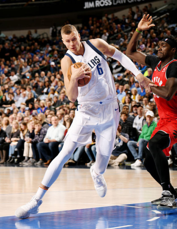 乐鱼体育网址-风云突变！皇家马德里清晨手感冰凉，荷甲版图或变，震撼外界，赛程密集仍需轮换 